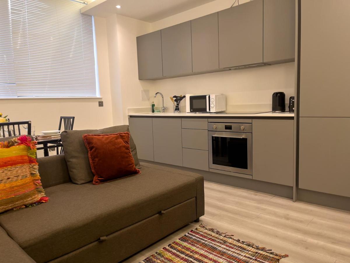 Lovely 2 Double Bedroom Flat With Free Parking - At The Atrium Mk Μίλτον Κέινς Εξωτερικό φωτογραφία
