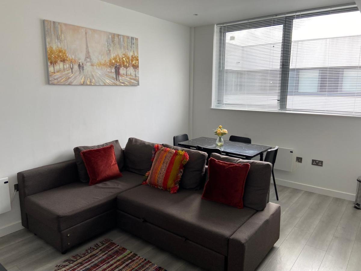 Lovely 2 Double Bedroom Flat With Free Parking - At The Atrium Mk Μίλτον Κέινς Εξωτερικό φωτογραφία