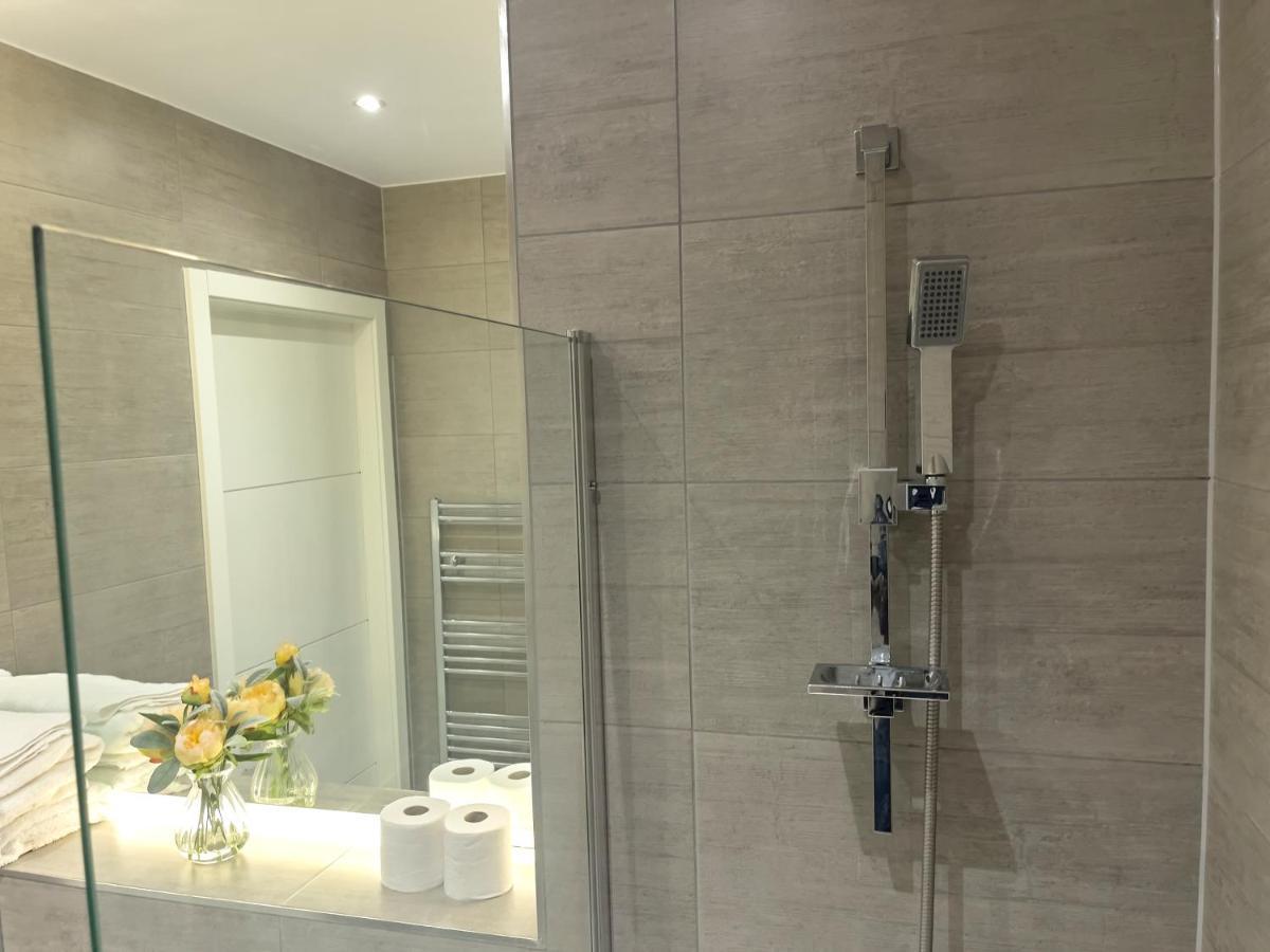 Lovely 2 Double Bedroom Flat With Free Parking - At The Atrium Mk Μίλτον Κέινς Εξωτερικό φωτογραφία