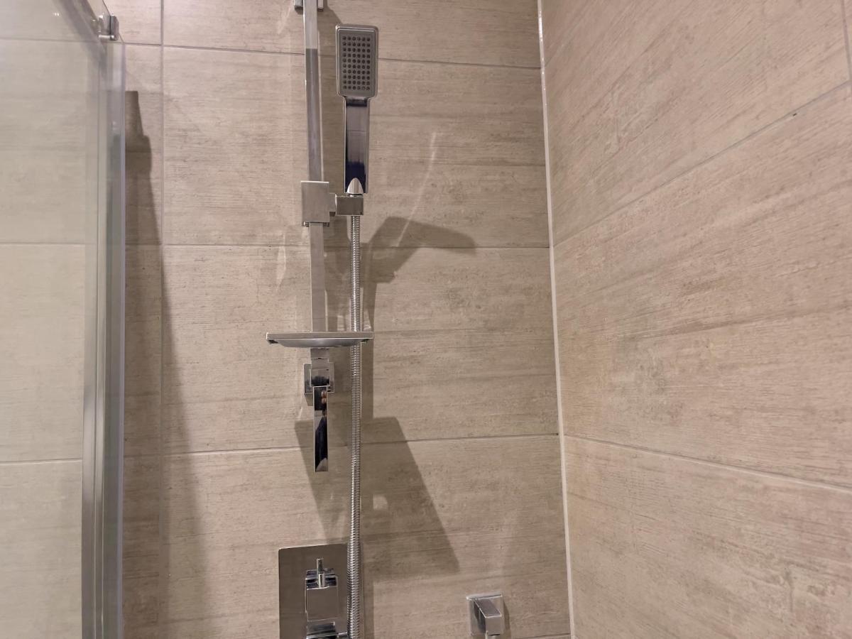 Lovely 2 Double Bedroom Flat With Free Parking - At The Atrium Mk Μίλτον Κέινς Εξωτερικό φωτογραφία